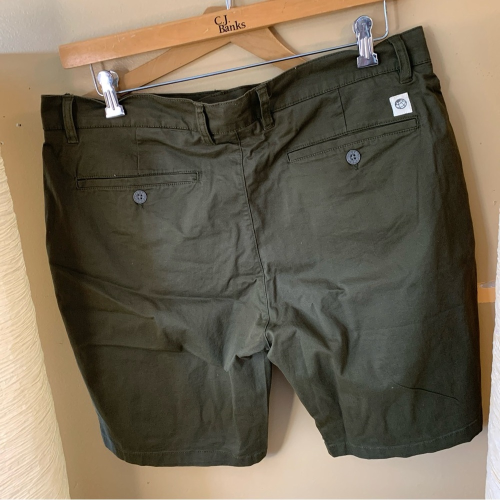NWT Free Planet khaki green men’s shorts stretch Sz 34